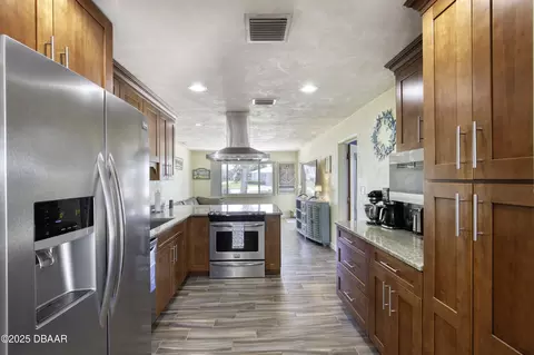 Kitchen - 3 Seaside Dr, Ormond Beach, FL 32176 photo 4 of 5