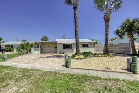 Exterior - 3 Seaside Dr, Ormond Beach, FL 32176 photo 2 of 16