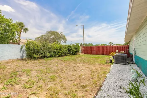 Exterior - 601 Sea Gull Ct, Edgewater, FL 32141 photo 4 of 5