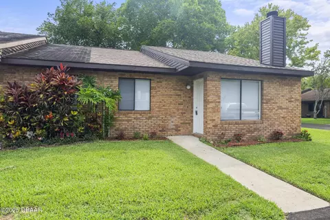 1518 Franklin Cir, Holly Hill, FL 32117