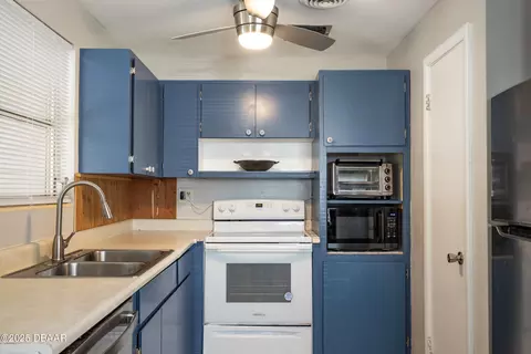 1284 Vanderbilt Dr, Ormond Beach, FL 32174 photo 4
