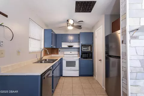 1284 Vanderbilt Dr, Ormond Beach, FL 32174 photo 3