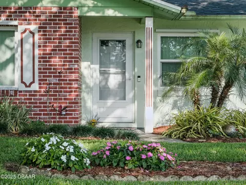 Exterior - 708 Egret Ct, Edgewater, FL 32141 photo 2 of 8