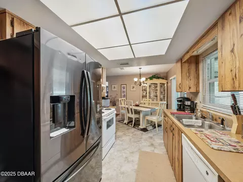 Kitchen - 708 Egret Ct, Edgewater, FL 32141 photo 3 of 3
