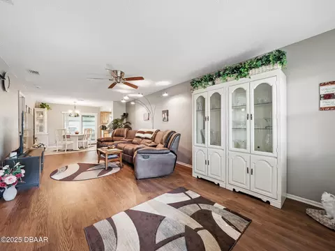 Living - 708 Egret Ct, Edgewater, FL 32141 photo 2 of 3