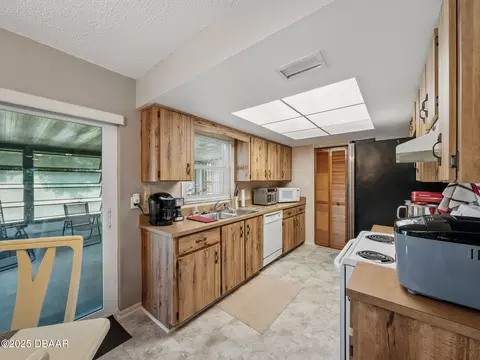 Kitchen - 708 Egret Ct, Edgewater, FL 32141 photo 1 of 3