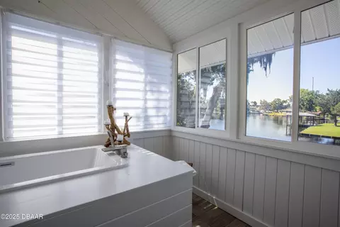 Bath - 1076 Shockney Dr, Ormond Beach, FL 32174 photo 6 of 8