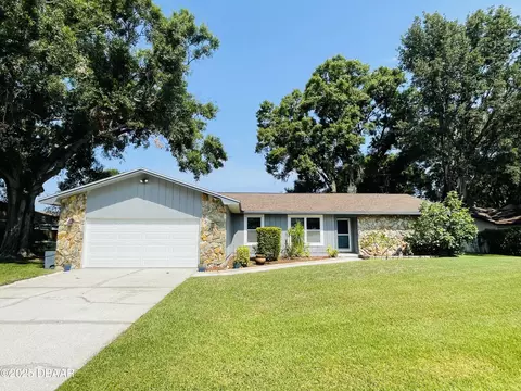3565 E Lake Dr, Land O'lakes, FL 34639