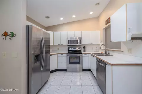 Kitchen - 18 Landings Ln, Ormond Beach, FL 32174 photo 2 of 3