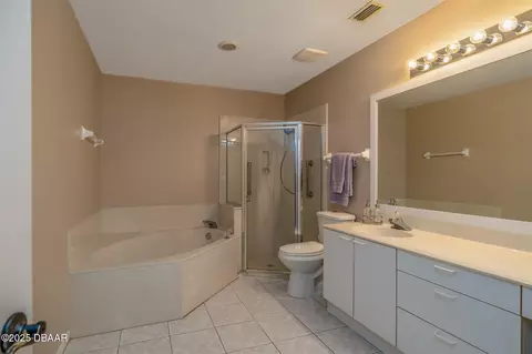 Bath - 18 Landings Ln, Ormond Beach, FL 32174 photo 1 of 3
