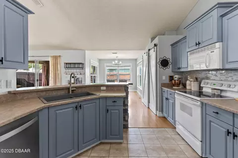 Kitchen - 20 Greenvale Dr, Ormond Beach, FL 32174 photo 5 of 5