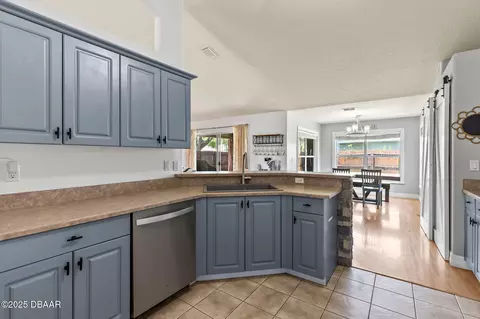 Kitchen - 20 Greenvale Dr, Ormond Beach, FL 32174 photo 4 of 5