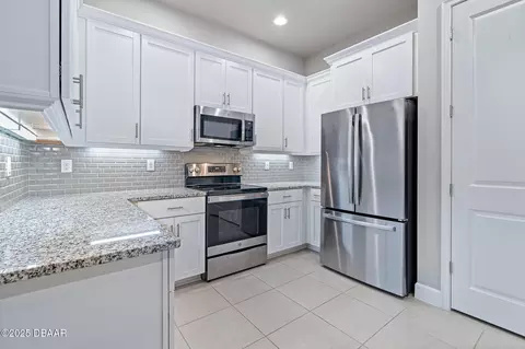 Kitchen - 136 Longridge Ln, Ormond Beach, FL 32174 photo 3 of 4