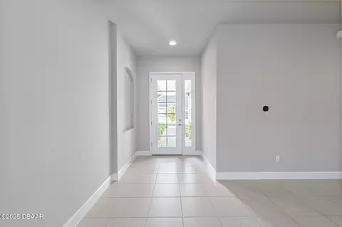 Entry Way - 136 Longridge Ln, Ormond Beach, FL 32174 photo 2 of 3