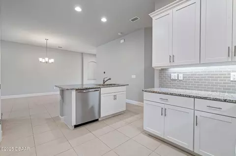 Kitchen - 136 Longridge Ln, Ormond Beach, FL 32174 photo 4 of 4