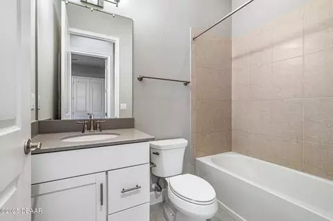 Bath - 136 Longridge Ln, Ormond Beach, FL 32174 photo 2 of 3