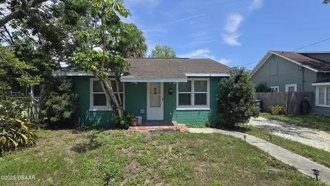 160 Kingston Ave, Daytona Beach, FL 32114