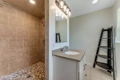 556 N Beach St, Ormond Beach, FL 32174 photo 8