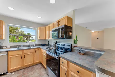 556 N Beach St, Ormond Beach, FL 32174 photo 5