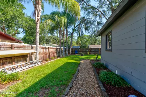 Exterior - 35 Whippoorwill Ln, Ormond Beach, FL 32174 photo 4 of 9