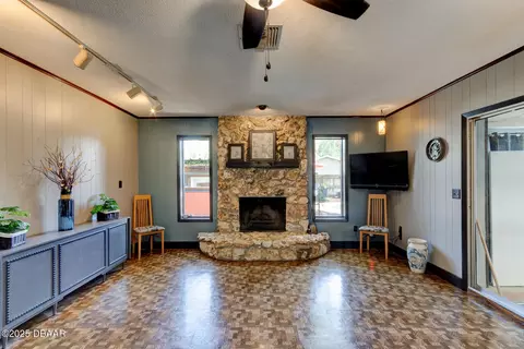 Living - 35 Whippoorwill Ln, Ormond Beach, FL 32174 photo 4 of 4