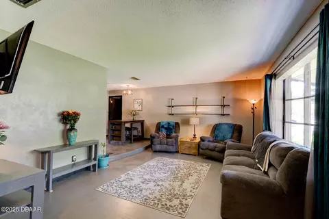 Living - 35 Whippoorwill Ln, Ormond Beach, FL 32174 photo 2 of 4