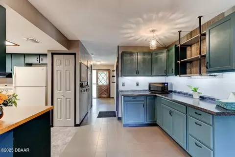 Kitchen - 35 Whippoorwill Ln, Ormond Beach, FL 32174 photo 1 of 4