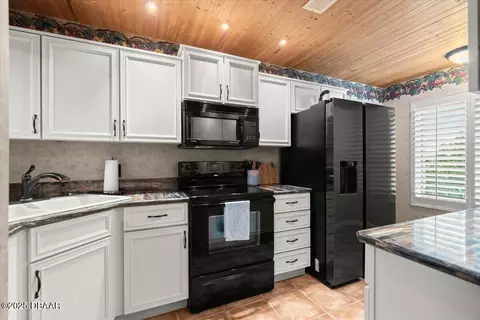 Kitchen - 140 Limewood Pl #3, Ormond Beach, FL 32174 photo 1 of 3