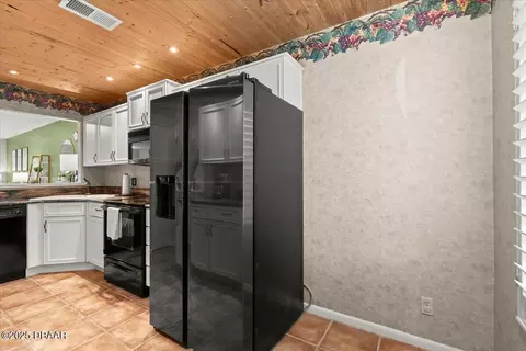 Kitchen - 140 Limewood Pl #3, Ormond Beach, FL 32174 photo 3 of 3