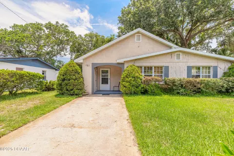 121 Palm Dr, Daytona Beach, FL 32117
