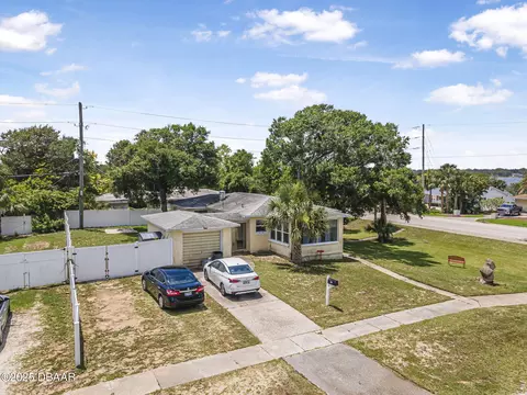 View/Area - 431 Riverside Dr, Ormond Beach, FL 32176 photo 2 of 12