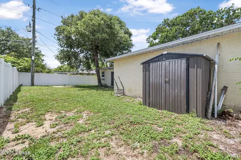 Exterior - 431 Riverside Dr, Ormond Beach, FL 32176 photo 9 of 12