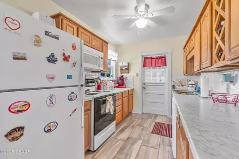Kitchen - 431 Riverside Dr, Ormond Beach, FL 32176 photo 1 of 2