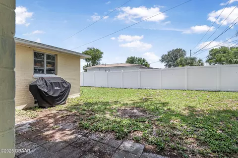 Exterior - 431 Riverside Dr, Ormond Beach, FL 32176 photo 8 of 12