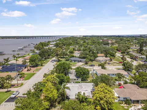 View/Area - 431 Riverside Dr, Ormond Beach, FL 32176 photo 7 of 12