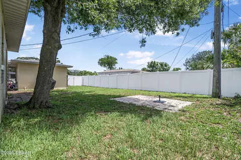 Exterior - 431 Riverside Dr, Ormond Beach, FL 32176 photo 7 of 12