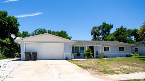 1325 Laurel Dr, Daytona Beach, FL 32117