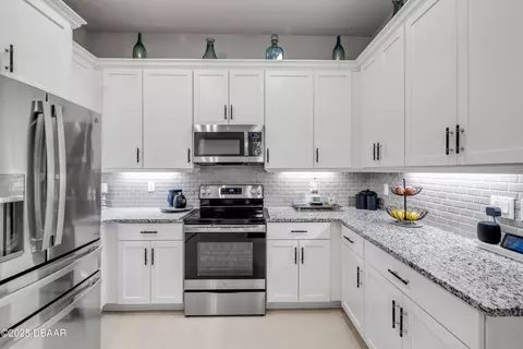 Kitchen - 110 Longridge Ln, Ormond Beach, FL 32174 photo 7 of 10