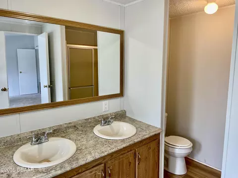 Bath - 1910 Woodcrest Dr, Ormond Beach, FL 32174 photo 2 of 5