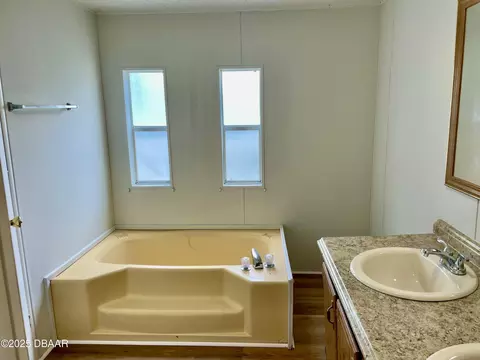 Bath - 1910 Woodcrest Dr, Ormond Beach, FL 32174 photo 3 of 5