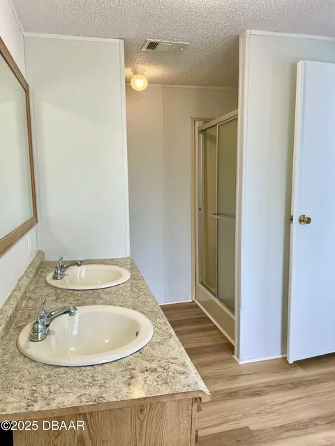 Bath - 1910 Woodcrest Dr, Ormond Beach, FL 32174 photo 1 of 5