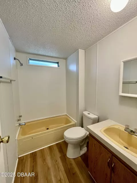 Bath - 1910 Woodcrest Dr, Ormond Beach, FL 32174 photo 5 of 5