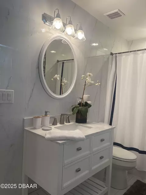 Bath - 400 Palm Ave, Ormond Beach, FL 32174 photo 2 of 4