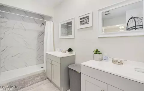 Bath - 400 Palm Ave, Ormond Beach, FL 32174 photo 4 of 4