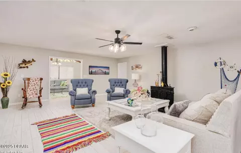 Living - 400 Palm Ave, Ormond Beach, FL 32174 photo 1 of 2