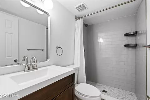 Bath - 210 Timberline Trl, Ormond Beach, FL 32174 photo 1 of 2