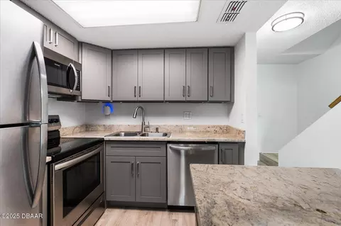 Kitchen - 210 Timberline Trl, Ormond Beach, FL 32174 photo 2 of 2