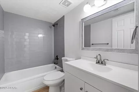 Bath - 210 Timberline Trl, Ormond Beach, FL 32174 photo 2 of 2