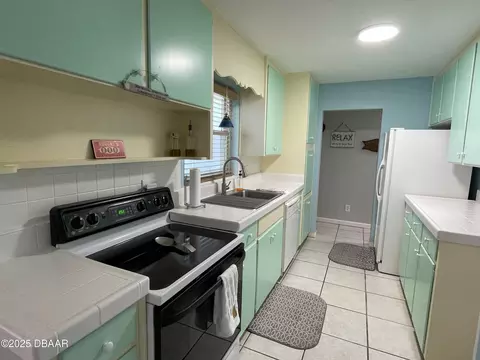 Kitchen - 173 E Cory Dr, Edgewater, FL 32141 photo 2 of 4
