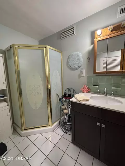 Bath - 173 E Cory Dr, Edgewater, FL 32141 photo 2 of 3